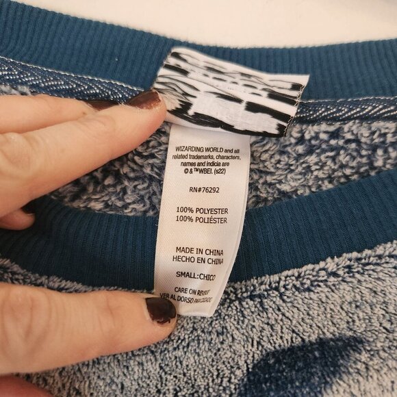 Harry Potter Wizarding World Blue Cozy Crewneck Sweatshirt Women's S - Picture 6 of 8